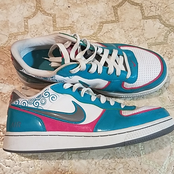 Nike swoosh - Picture 2 of 3